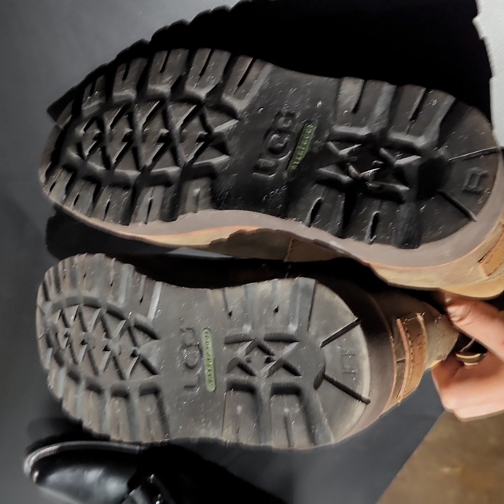 Ugg lace up snow boots - Picture 5 of 5